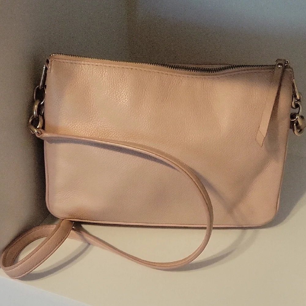 Kate Spade Chic peach Leather Crossbody Bag full zip close adjustable strap